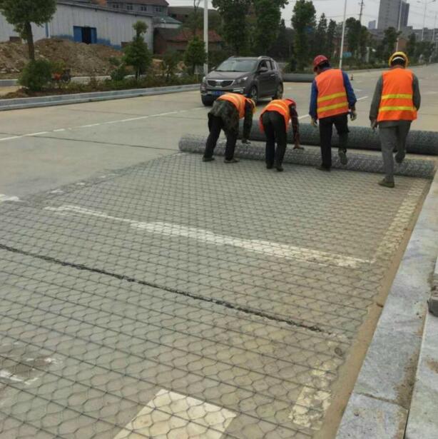 舊路改造路面加筋網(wǎng)